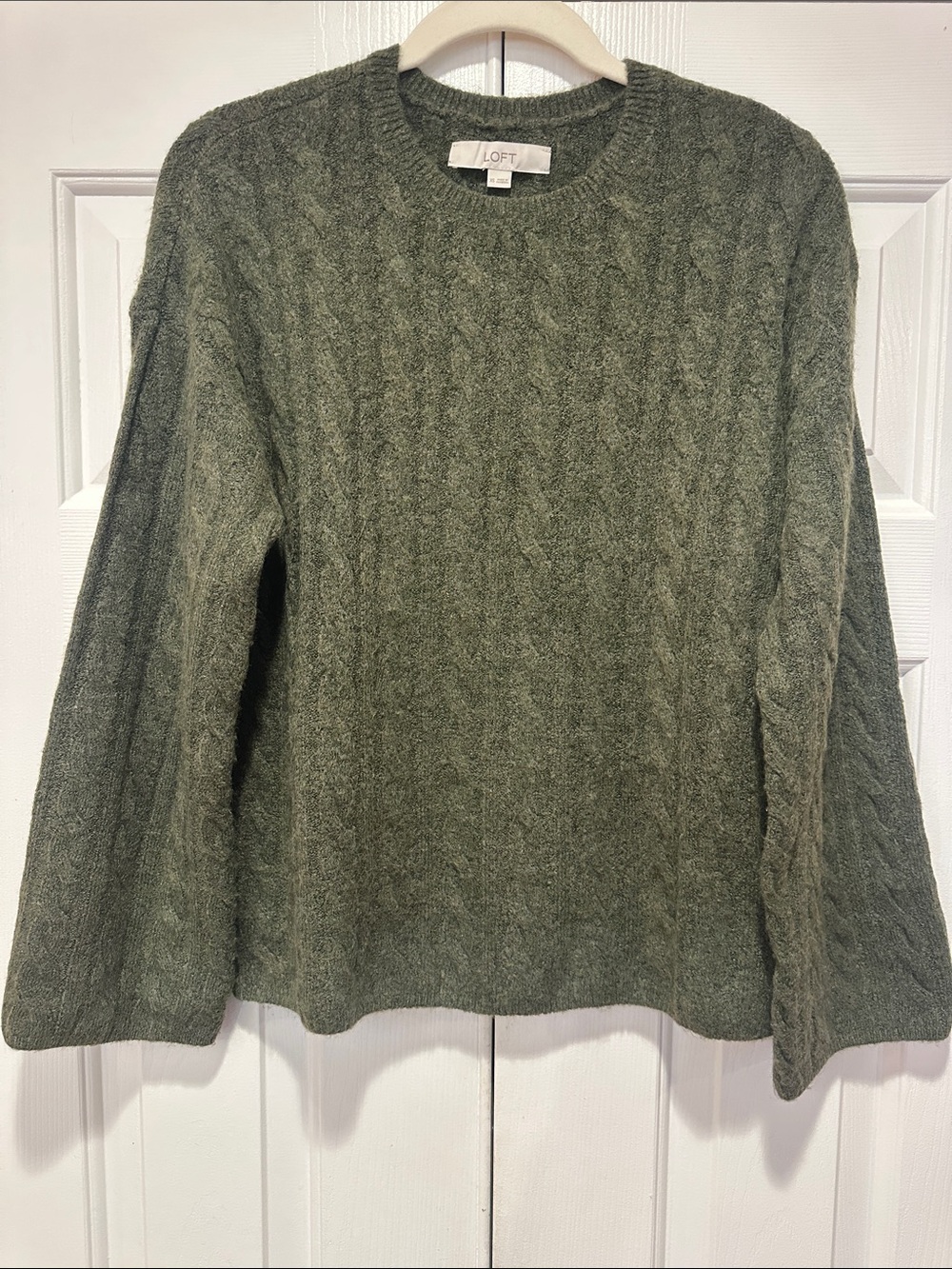 LOFT Cable-Knit Crewneck Sweater in Moss Green ANWOT size Small